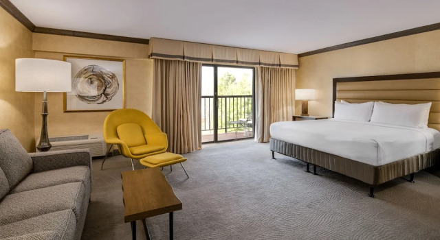 Двухместный полулюкс Crowne Plaza Resort Asheville by IHG