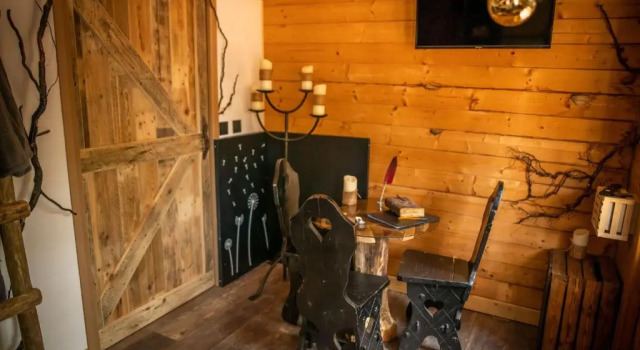 Sortilège, Rezerwuj Apartament Hotele w Lambesc z parkingiem, Parking