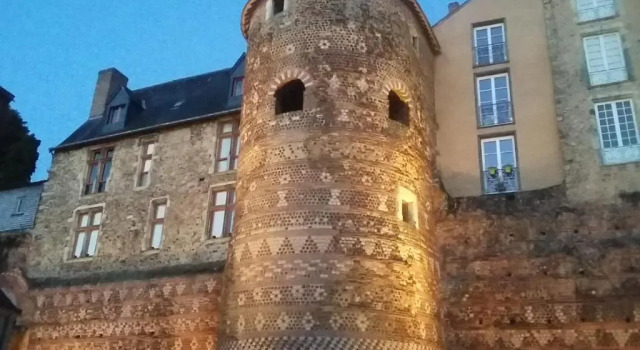 Petite Maison Romantique Coeur Historique Plantagenet, au calme, Забронировать Апартаменты/квартира Апартаменты Ле-Ман, рядом с Ле-Ман, Sncf Железнодорожная Станция, Апартаменты/квартира
