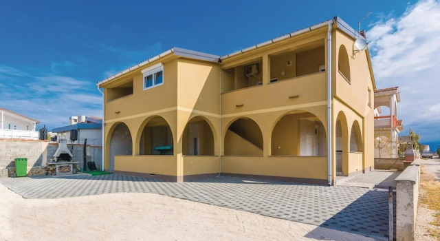 Beautiful Apartment in Vir With 2 Bedrooms and Wifi