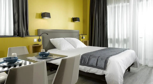One Loft Appart Hotel, Забронировать Отель Отели Оберне с парковкой, рядом с Туристическо-информационный центр Оберне, Парковка