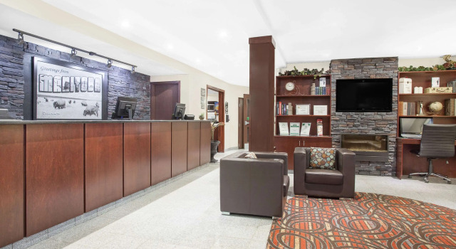 Super 8 by Wyndham Brandon MB