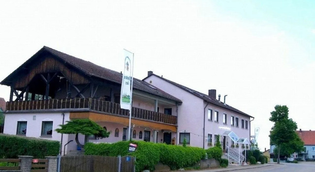 Zum Lindenwirt, Varaa Hotelli Hotellit Baijeri pysäköinnillä, Pysäköinti