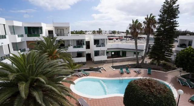 Апартаменты Sea Breeze Apartment 309