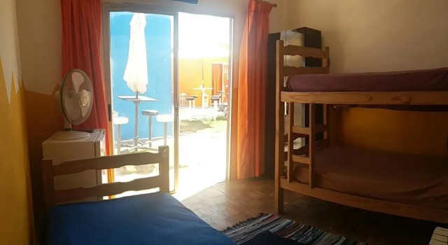 Кровать в общем номере Del Barcito Hostel and Suites