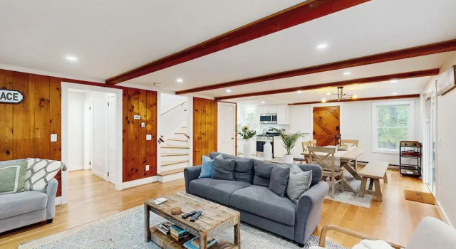 3BR House Close to Beach: Large Yard & Deck!, Забронировать Дом для отпуска Вайнярд Хейвен 