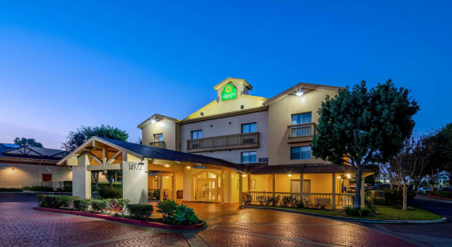 La Quinta Inn & Suites by Wyndham Irvine Spectrum