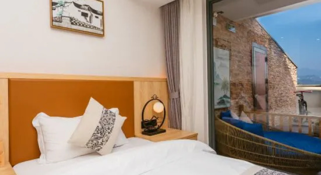 Семейный люкс с 2 комнатами Yin Theme Hot Spring Villa Inn