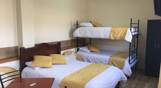 Tababela Airport B&B, Забронировать Отель «постель и завтрак» Отели Табабела 3 звезды, 3*