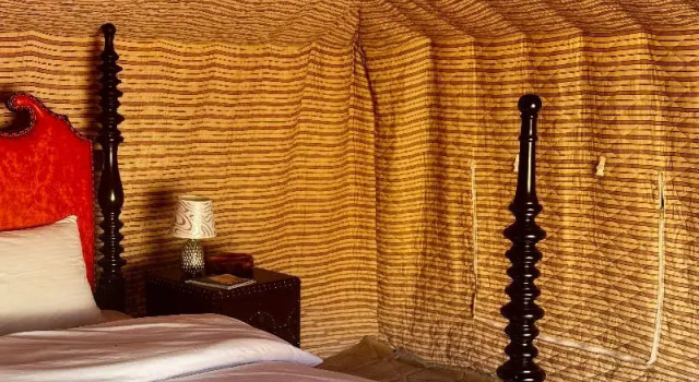 Тент c 1 комнатой с балконом Luxury Desert Camp Oman