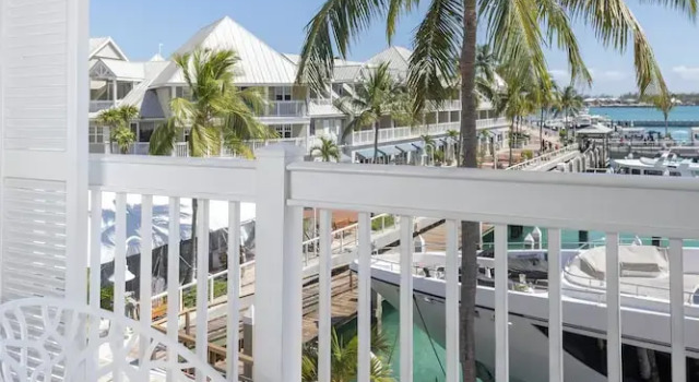 Двухместный номер Standard с видом на гавань Opal Key Resort & Marina