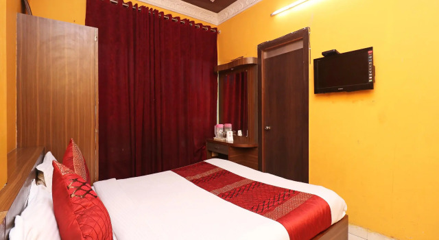 OYO 11637 Hotel Novelty