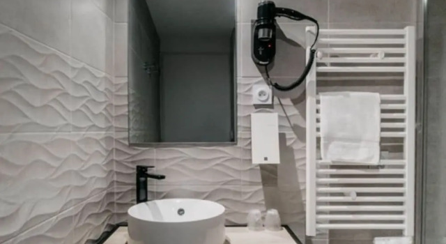 Номер Standard с балконом и с видом на парк Best Western Hôtel des Thermes - Balaruc les Bains Sète
