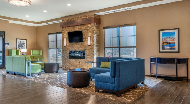 Четырёхместный люкс Comfort Suites Camp Hill-Harrisburg West