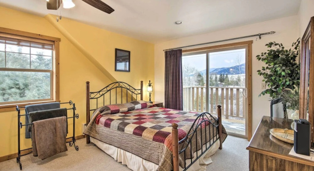 Inviting Townhome: 30 Mi to Yellowstone NP!