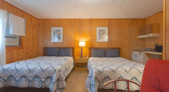 Четырёхместный номер Deluxe Parkside Motel by OYO Meadville Conneaut Lake