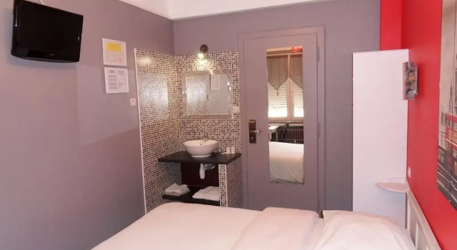 Четырёхместный семейный номер Standard Hotel Du Centre