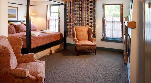 Washington House Inn, Book Bed and Breakfast Cedarburg Wisconsin