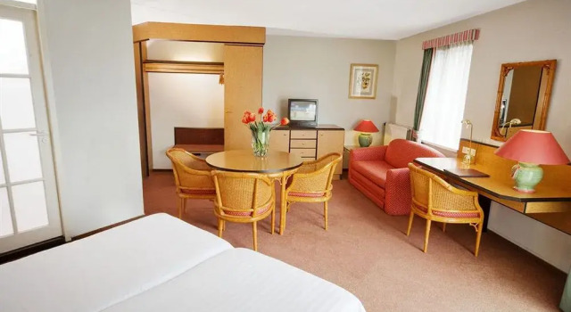 Ac Hotel Holten, Забронировать Отель Отели Твенте с парковкой, Парковка