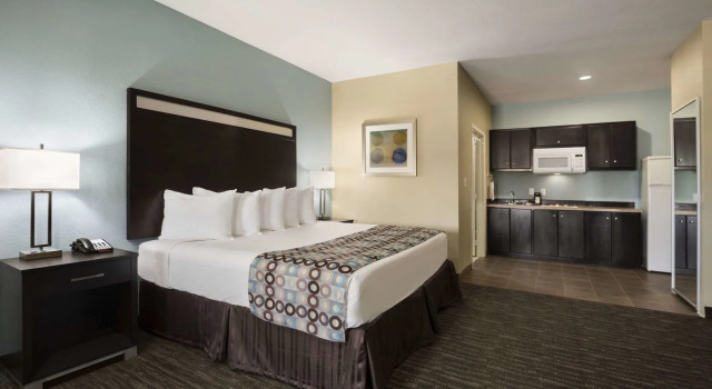 Horizon Inn & Suites - Pearsall, Book Hotel Hoteller i Pearsall med parkering, Parkering