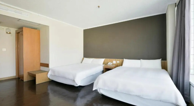 Четырёхместный номер Standard Back Home Hotel