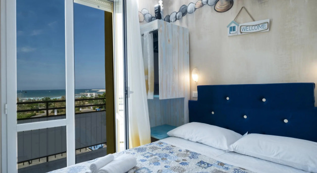Двухместный номер Standard с балконом и с видом на море Hotel Crosal