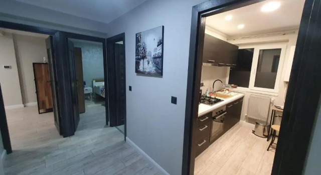 Grey House Bacau, Rezerwuj Apartament Hotele w Carpathians - Romania z parkingiem, Parking