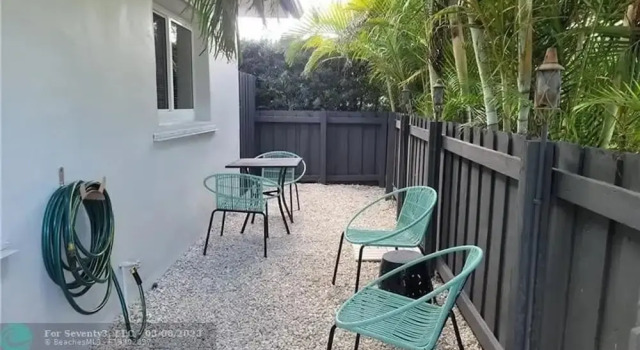 Walk to Wilton Drive - Spacious Quiet Villa 1