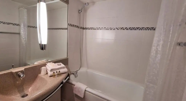 Четырёхместный номер Standard Campanile PRIME - Troyes Nord Barberey