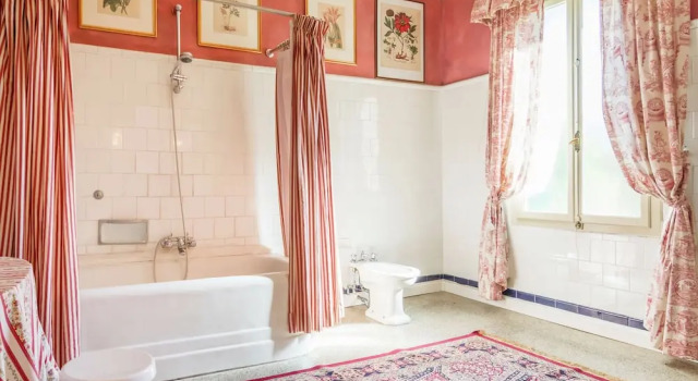 Luxurious Mansion in Crespignaga With Swimming Pool, Book Hotel Maser Veneto