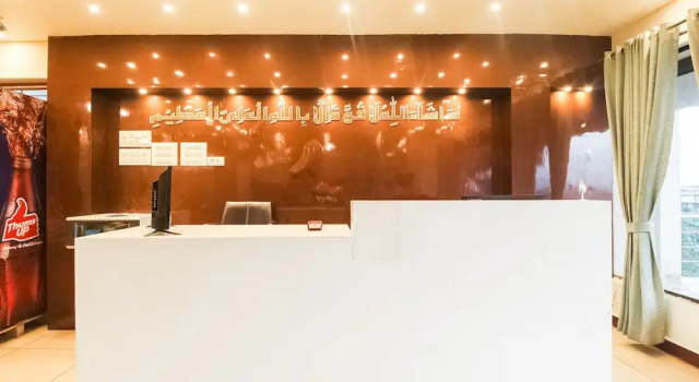 SPOT ON 60724 Al-madina Fine Dine & Lodge, Buchen Sie Hotel Hubli-Dharwar 
