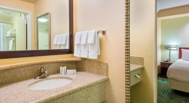 Четырёхместный люкс SpringHill Suites Fort Myers Airport