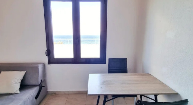Апартаменты Bungalow White Apartments and Suites
