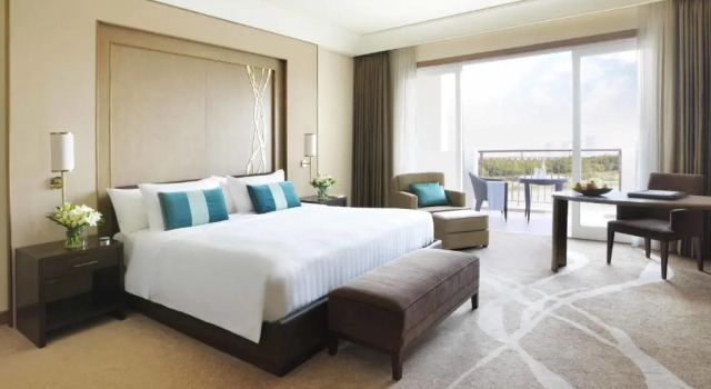 Номер Deluxe с балконом Anantara Eastern Mangroves Abu Dhabi
