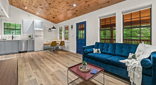 Smoky Mountains Honeymoon Cabin Dog Friendly