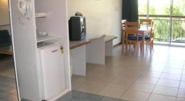 Четырёхместная студия Cairns Holiday Lodge