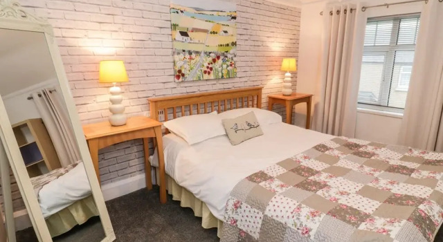 Llwyn Ceris, Book Hotel Amlwch Anglesey