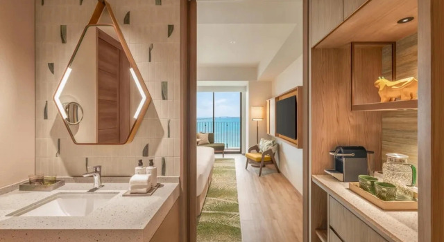 Двухместный номер Deluxe с балконом и с частичным видом на океан Canopy by Hilton Okinawa Miyako Island Resort