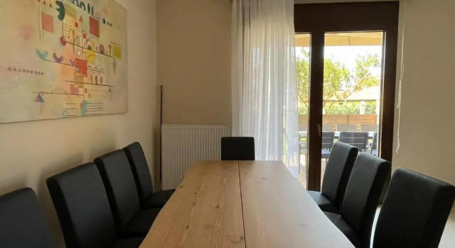 Artline Family Suite, Book Hotel Flogita 