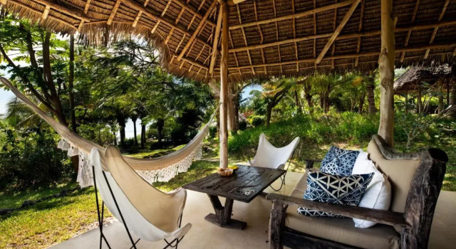 Номер Standard с красивым видом из окна Qambani Luxury Resort