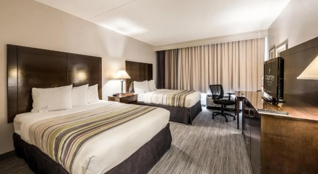 Четырёхместный номер Standard Country Inn & Suites by Radisson, Cookeville, TN