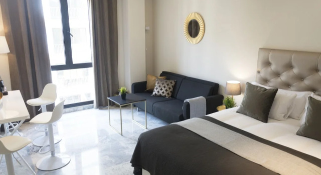 Living4Malaga Golden Suite, Забронировать Отель Малага - центр Малага, рядом с Музей Кармен Тиссен
