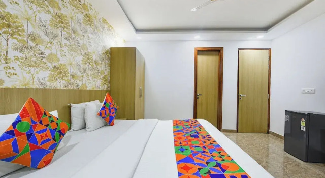 Номер Deluxe FabHotel Luxe 8 Stayz - Phase 1 Metro, Golf Course Road & Arjun Marg