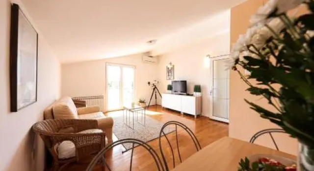Apartment and Rooms Santini