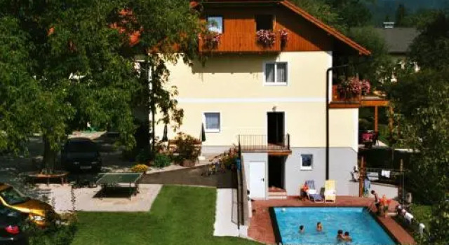 Haus Helene Pension, Prenota Hotel Schorfling am Attersee 
