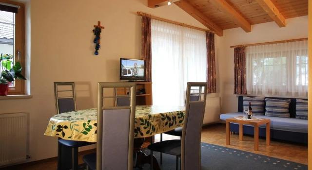 Appartement Kuen, Rezerwuj Apartament Hotele w Tyrol z parkingiem, Parking