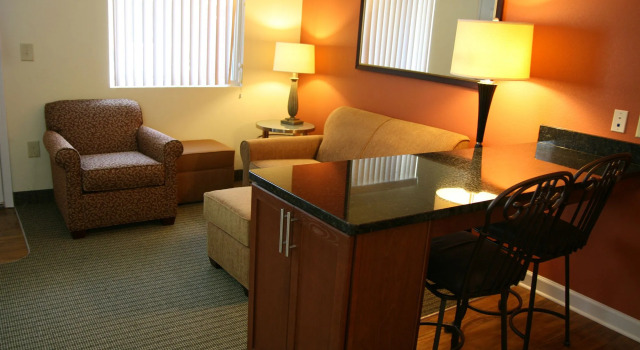 Affordable Suites Fayetteville, Забронировать Отель Фаеттевилле Северная Каролина, рядом с Торговый центр Cross Creek