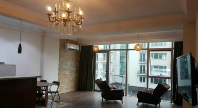 Апартаменты Three-Bedroom Apartment in Batumi, near the Black Sea