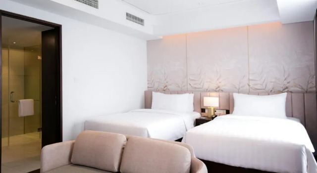 Полулюкс Atria Hotel Gading Serpong