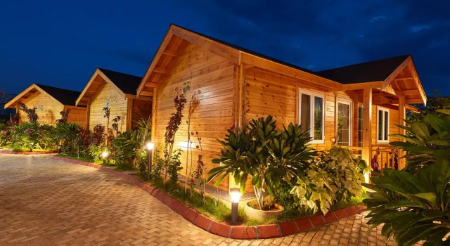 Bodhi Woods Resort, Varaa Lomakeskus Hotellit Tamil Nadu uima-altaalla, Uima-allas